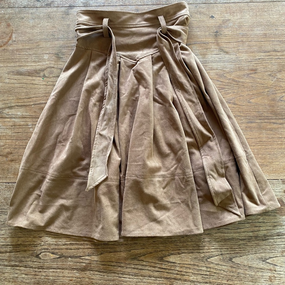 High-Waist Tie Belt A-Line Skirt in Brown